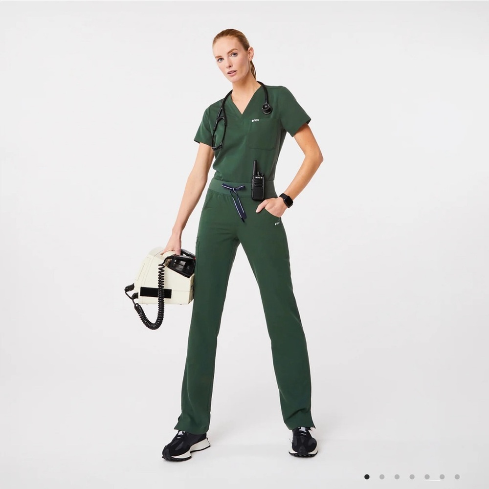 Figs Kade Cargo Scrub Pants British racing green size small